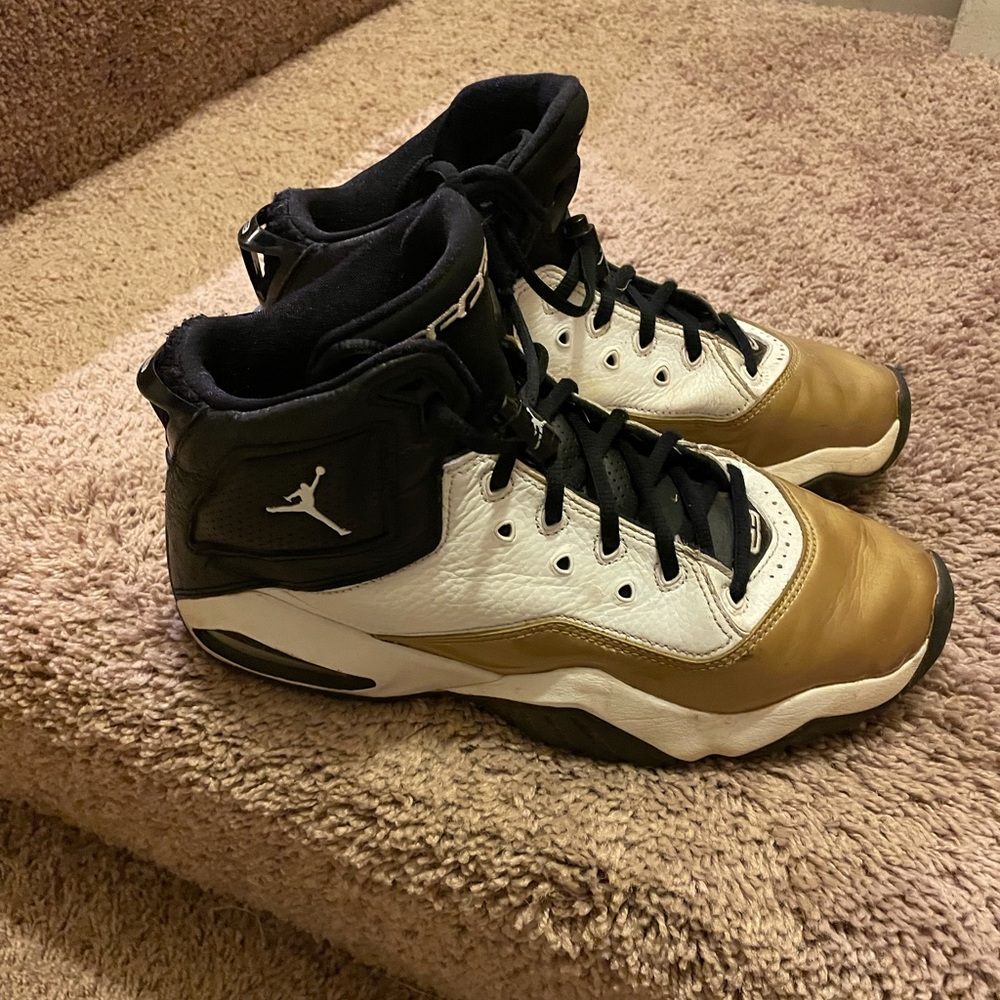 Mens Jordan Sneakers